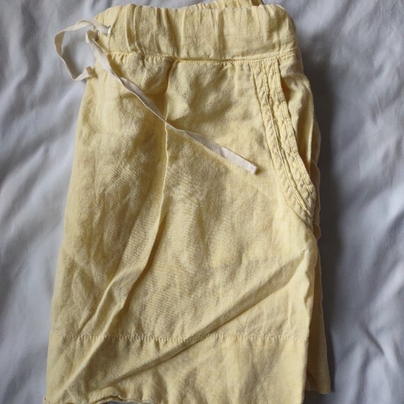 Lacoste Pale Yellow Skirt - Picture 1 of 5